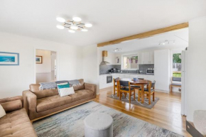 Modern Coastal Escape in Triabunna, Triabunna